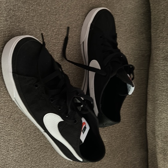 Sneakers - Picture 2 of 3